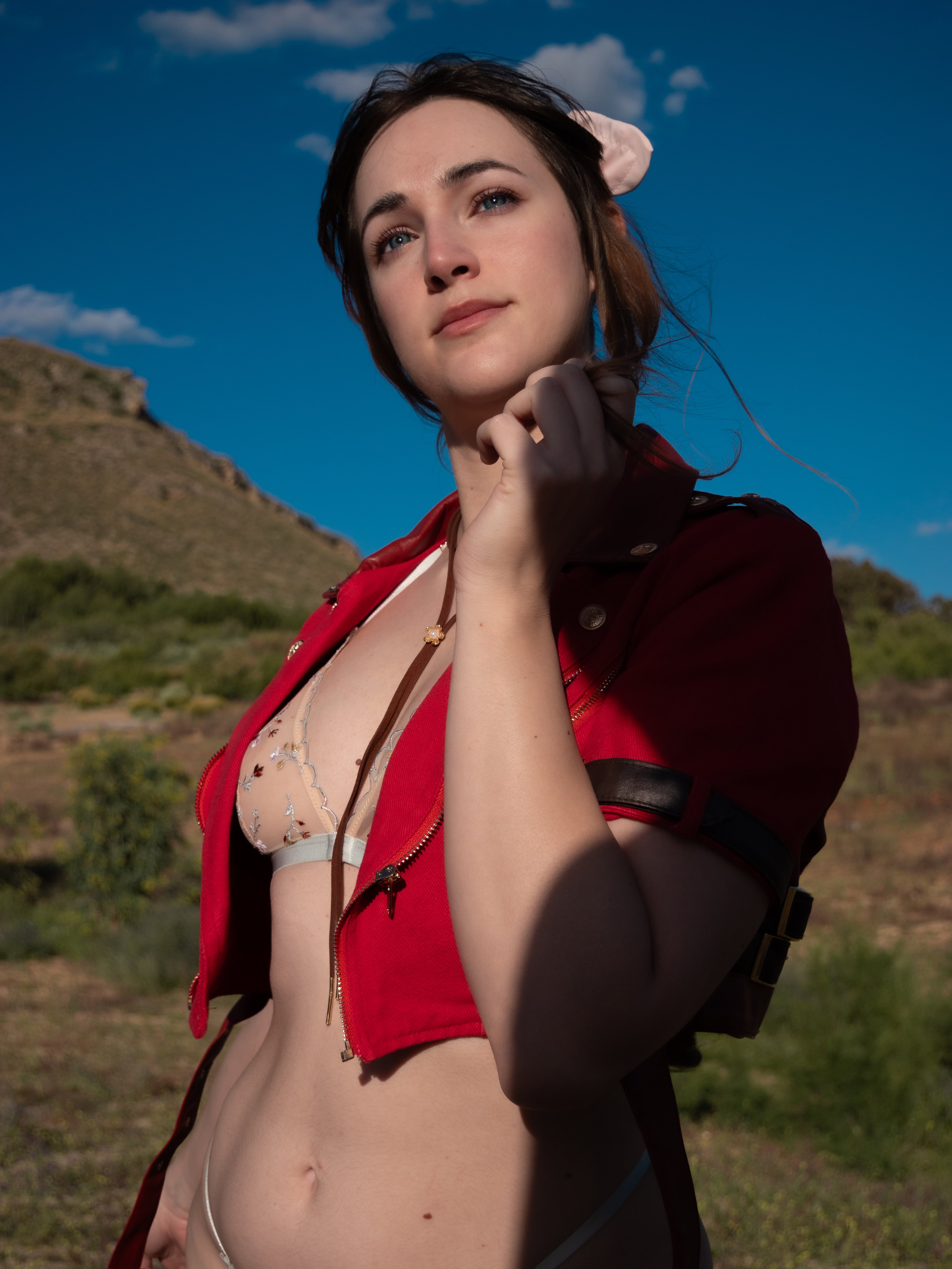 Milashiroki Brings Aerith to Life in Sizzling Final Fantasy Cosplay