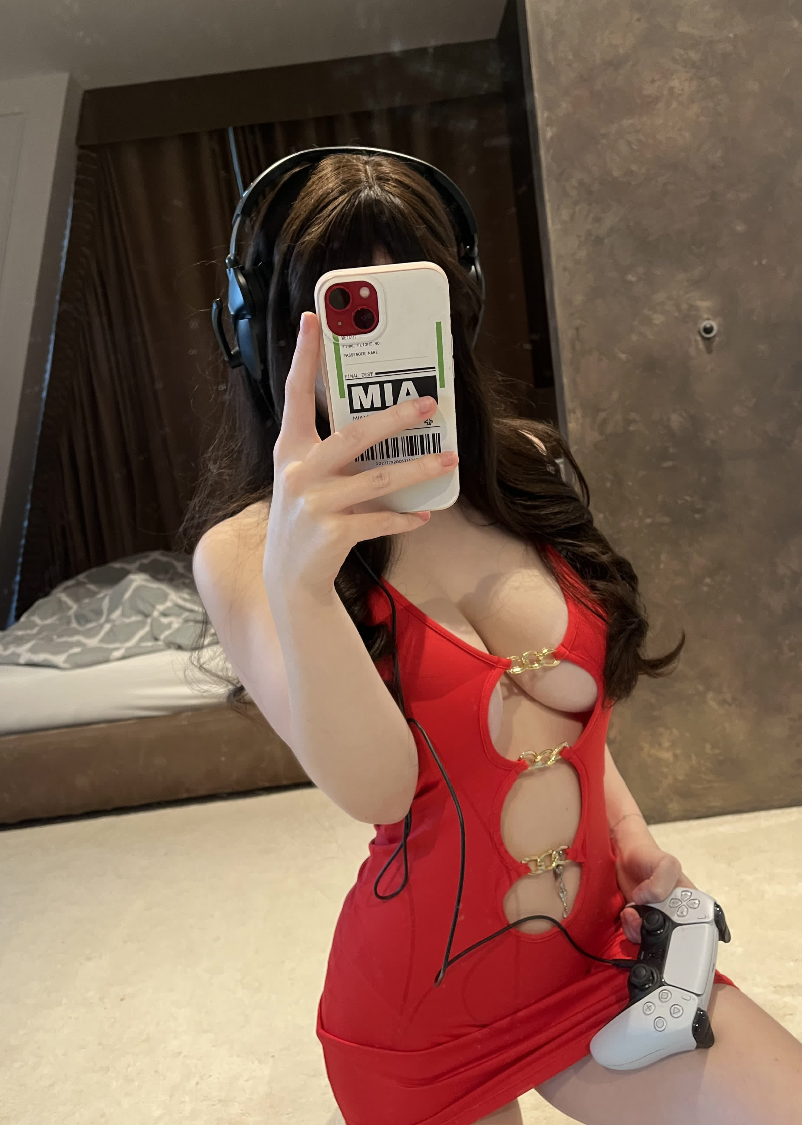 EGirls Cosplay Gallery — Playful Geek Style for Gaming Fans