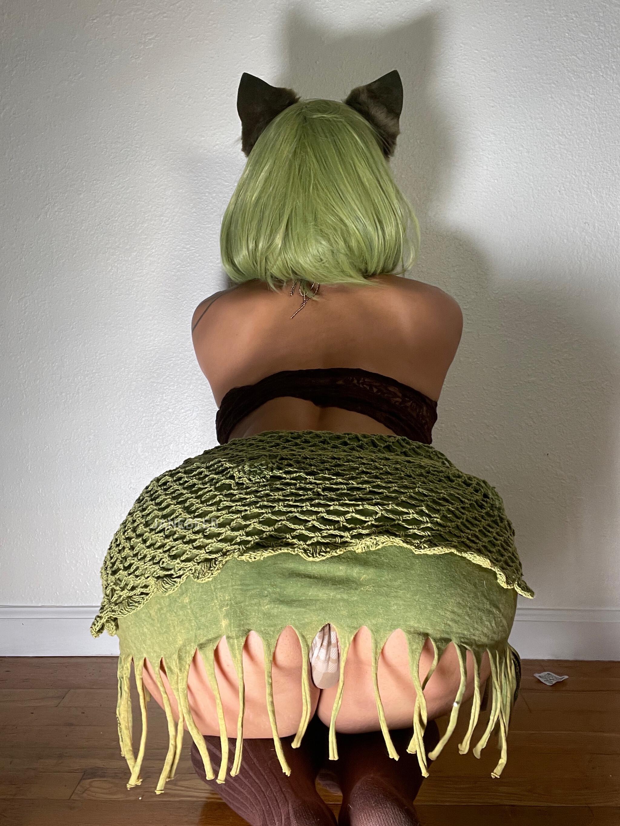 Maiasaura Cosplay — Prehistoric Fantasy Cosplay for Dino Geeks