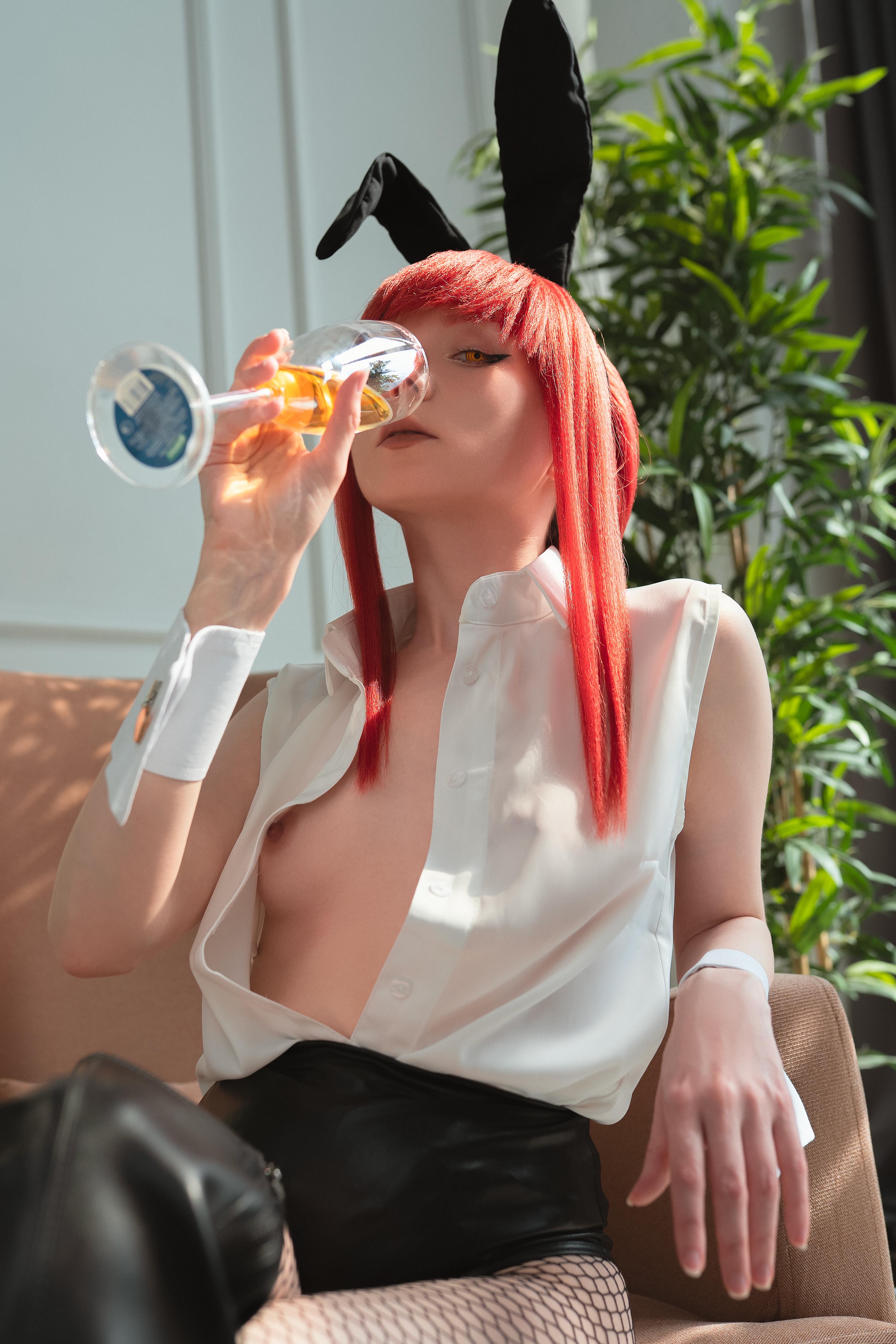 Makima Cosplay Bunny Suit — Chainsaw Man-Inspired Seductive Gallery