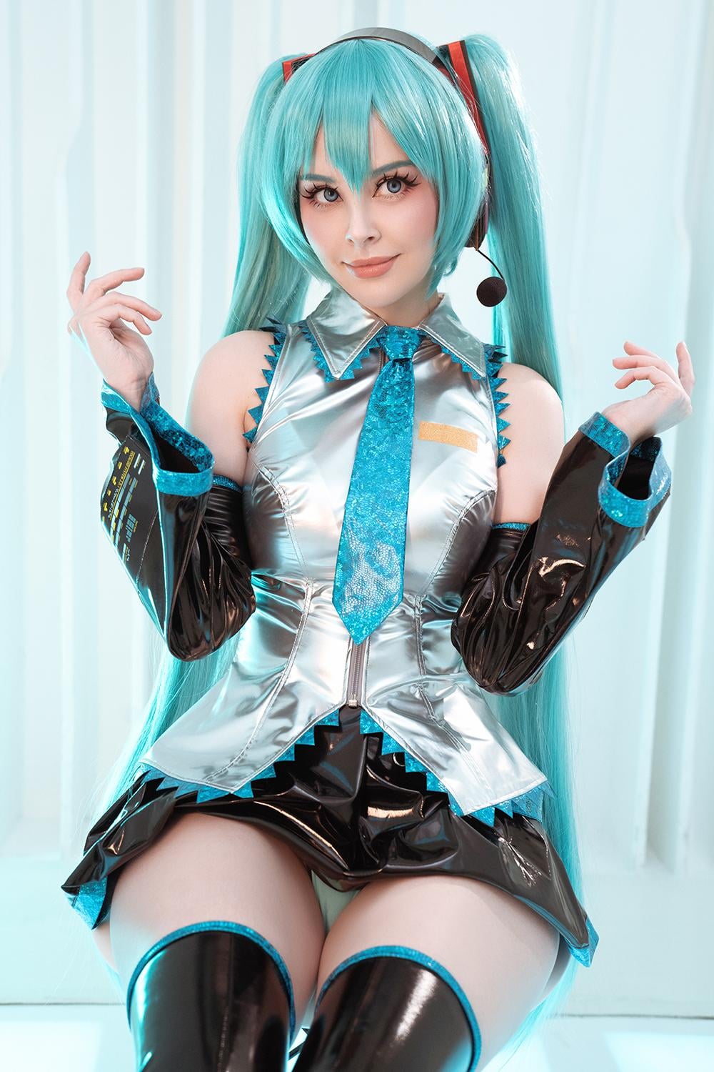 Hatsune Miku Cosplay Gallery — Vocaloid Fantasy by HellyValentine
