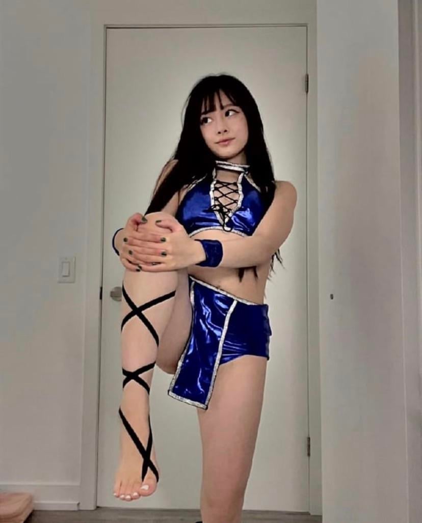 Kitana Cosplay Gallery — Mortal Kombat Comic Con Cosplay Porn Parody