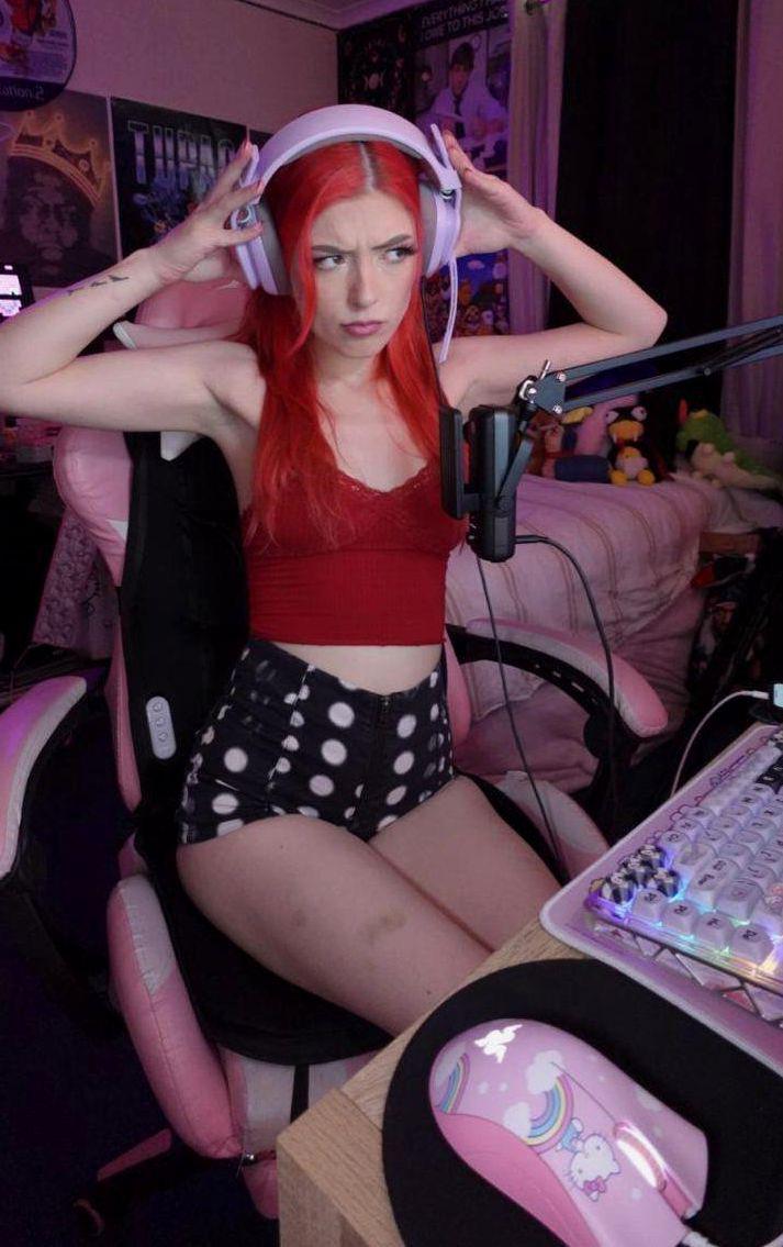 RGB Thigh-Highs & Gamer Girl Leaks: 2026’s Hottest NSFW Gaming Fantasy