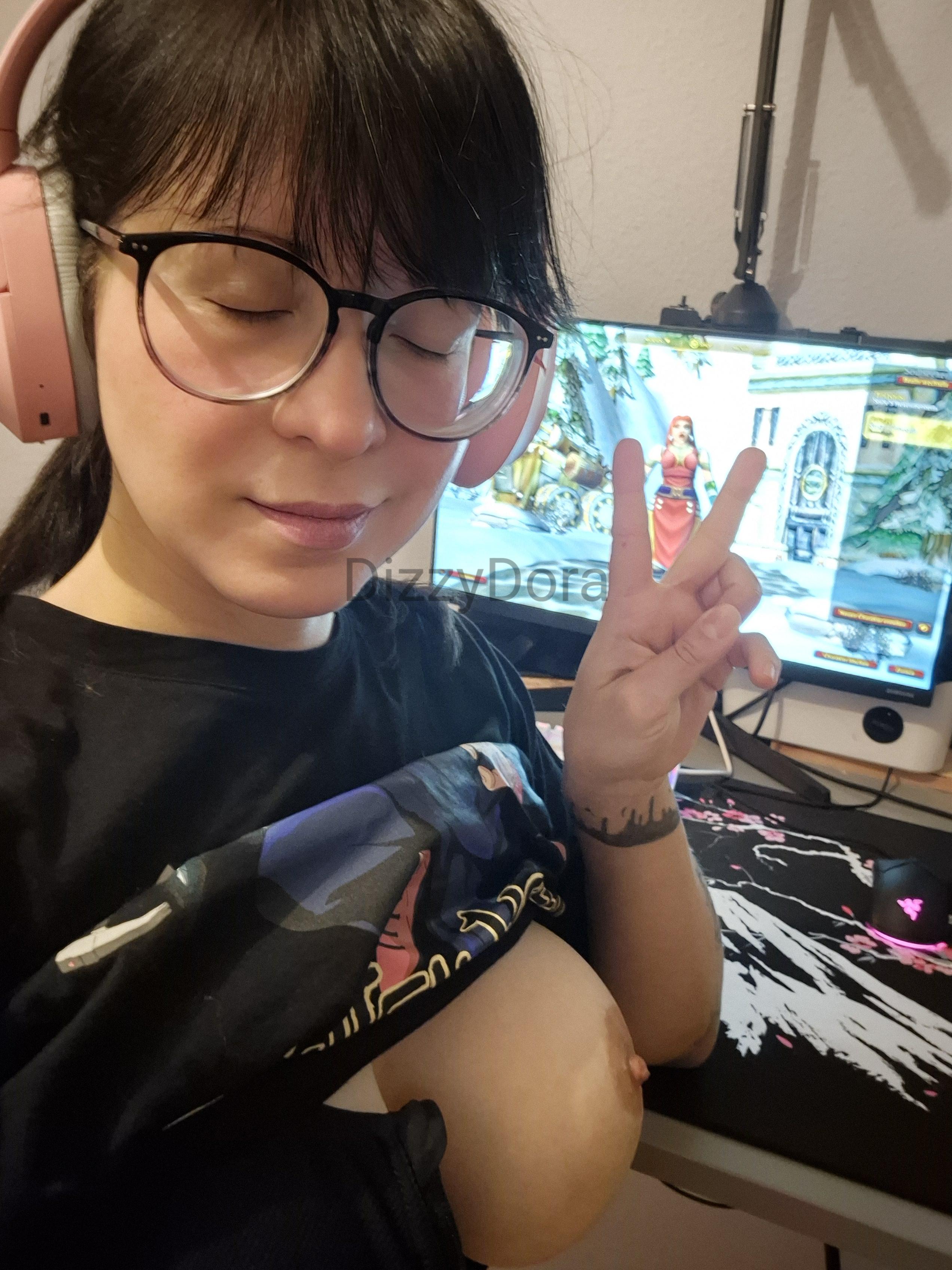 Sunday WoW Drill: HC Server, Gamer Girl NSFW – 2026 Stream Tease