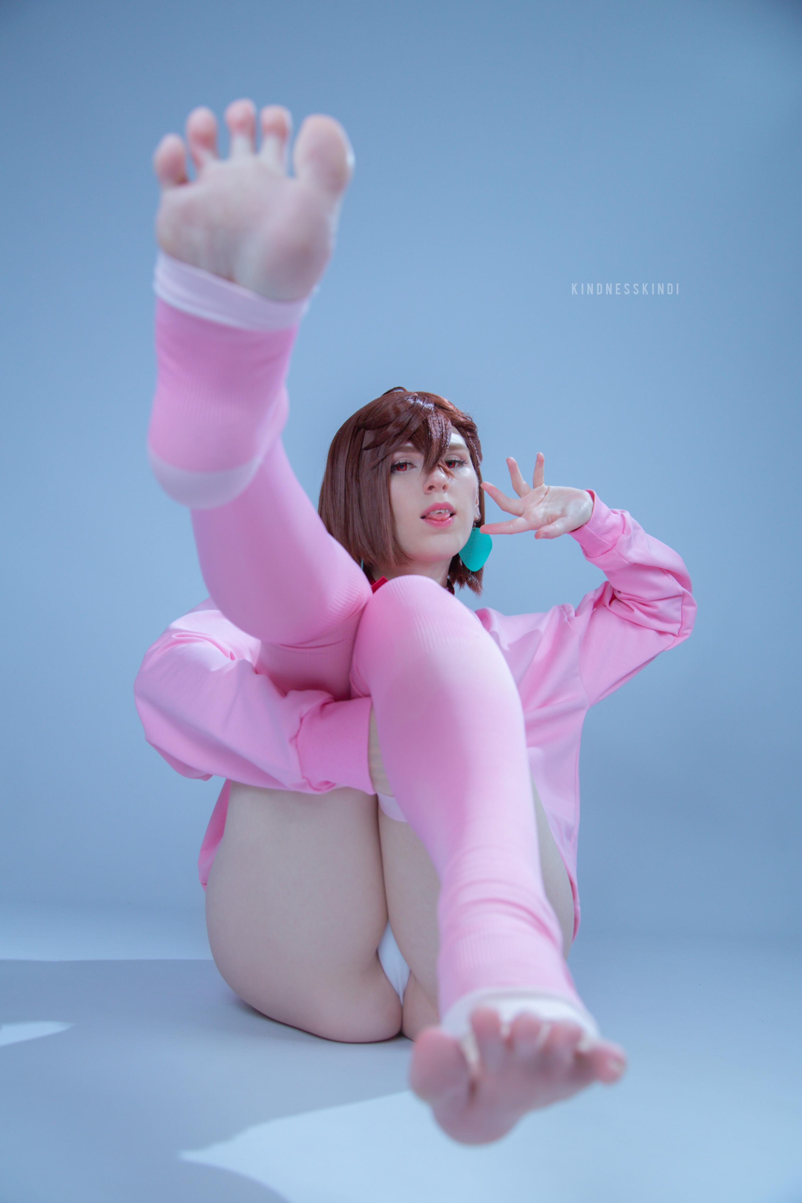 Momo Ayase’s Dandadan Cosplay Fantasy Unleashed