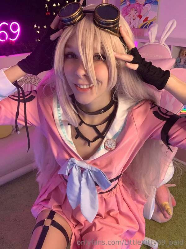 littlekitty69_paid: Cosplay Cutie’s Delight – Geeky & Playful