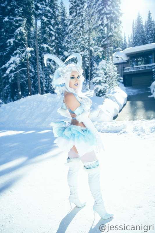 Jessica Nigri – Intense Cosplay Reaction – Gamer Girl Leaked Porn