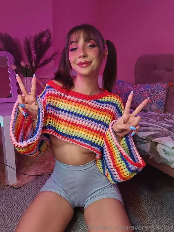 AveryMiaClub: Exclusive Cosplay &amp; Gamer Girl XXX Leaks – DM for Private Scenes
