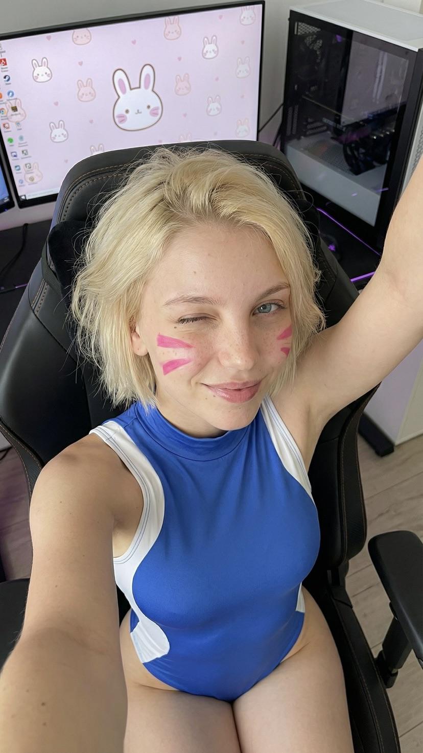RGB Gamer Girl Tease: Lewd Cosplay & Streaming Nsfw 2026