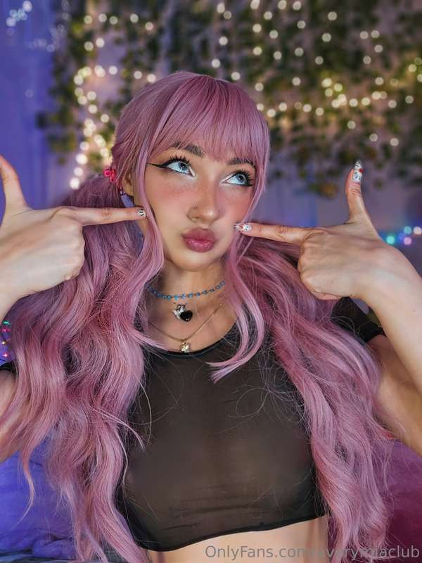 AveryMiaClub – Cosplay Nerd Porn Leak | Gamer Girl Steamy Scene