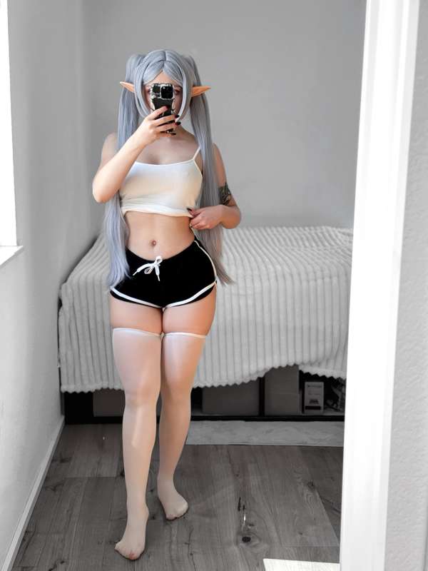 Frieren’s Steamy Cosplay: A Nerdy Fantasy Unleashed (3/6) – KemonoCR