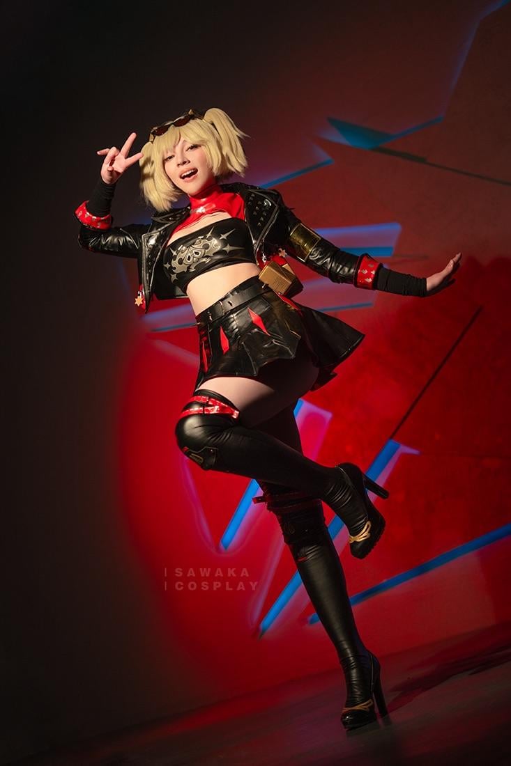 Sawaka’s Stunning Burnice Cosplay: Zenless Zone Zero’s Sexiest Gamer Girl