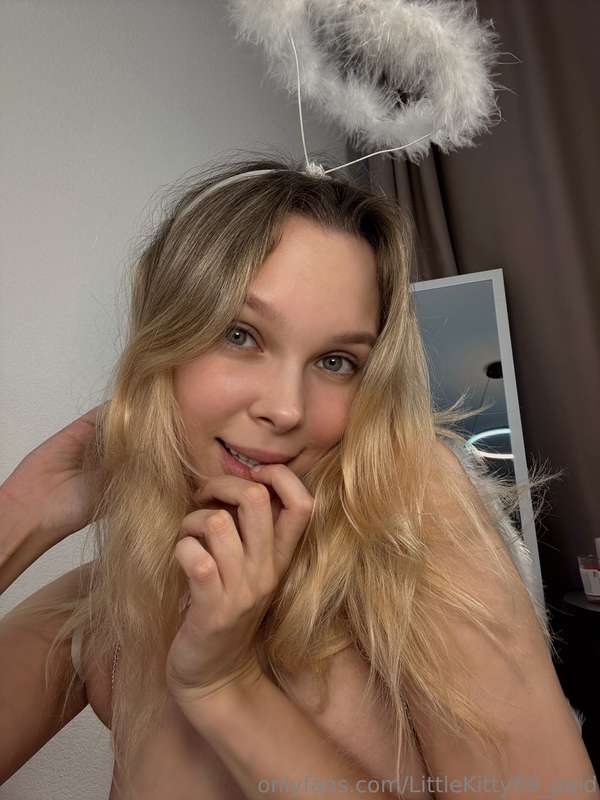 littlekitty69_paid – Angelic Cosplay & Tender Embrace