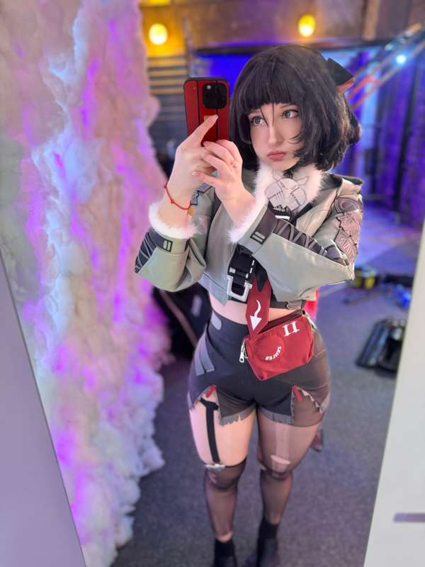 Cosplay Gamer Girl Leak: Can You Guess the Character? 🔥 Intense Studio Session!