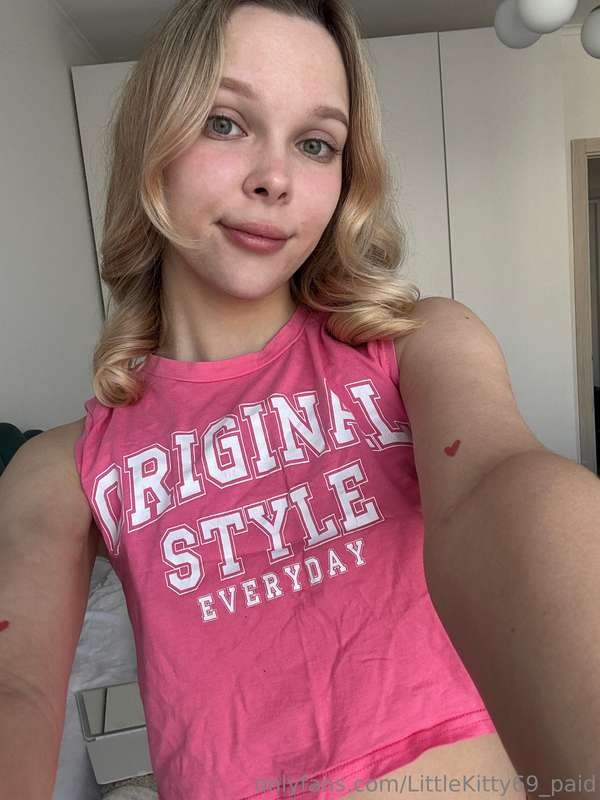 Whispers of a Gamer Girl’s Secret: littlekitty69_paid’s Cosplay Crush