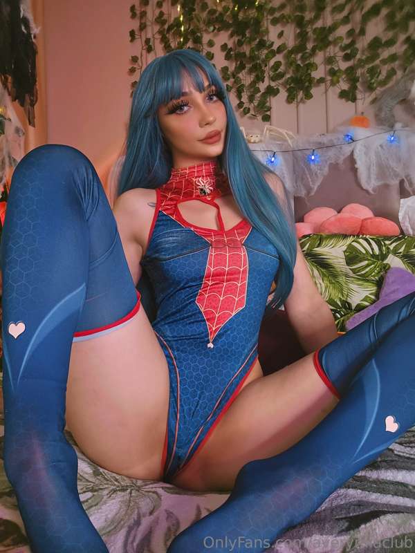 Obsession Ignited: AveryMiaClub’s Cosplay Craze