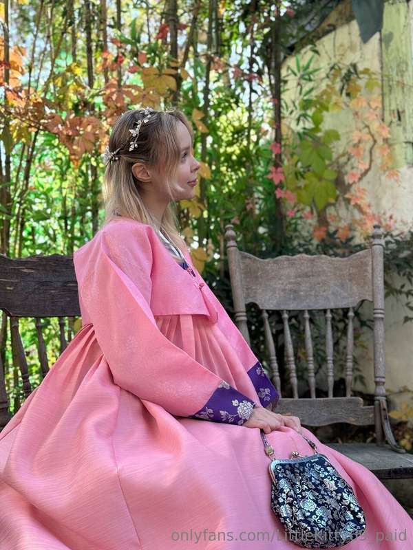 Sakura Cosplay Leak: Pink Pixelated Nirvana for Geeks and Gamers