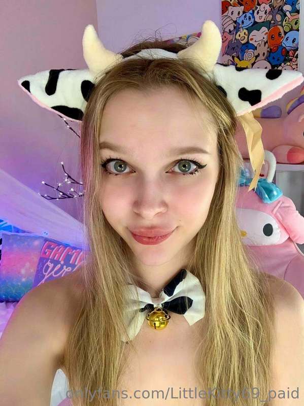 Lost in Admiring Eyes: littlekitty69_paid’s Siren Song