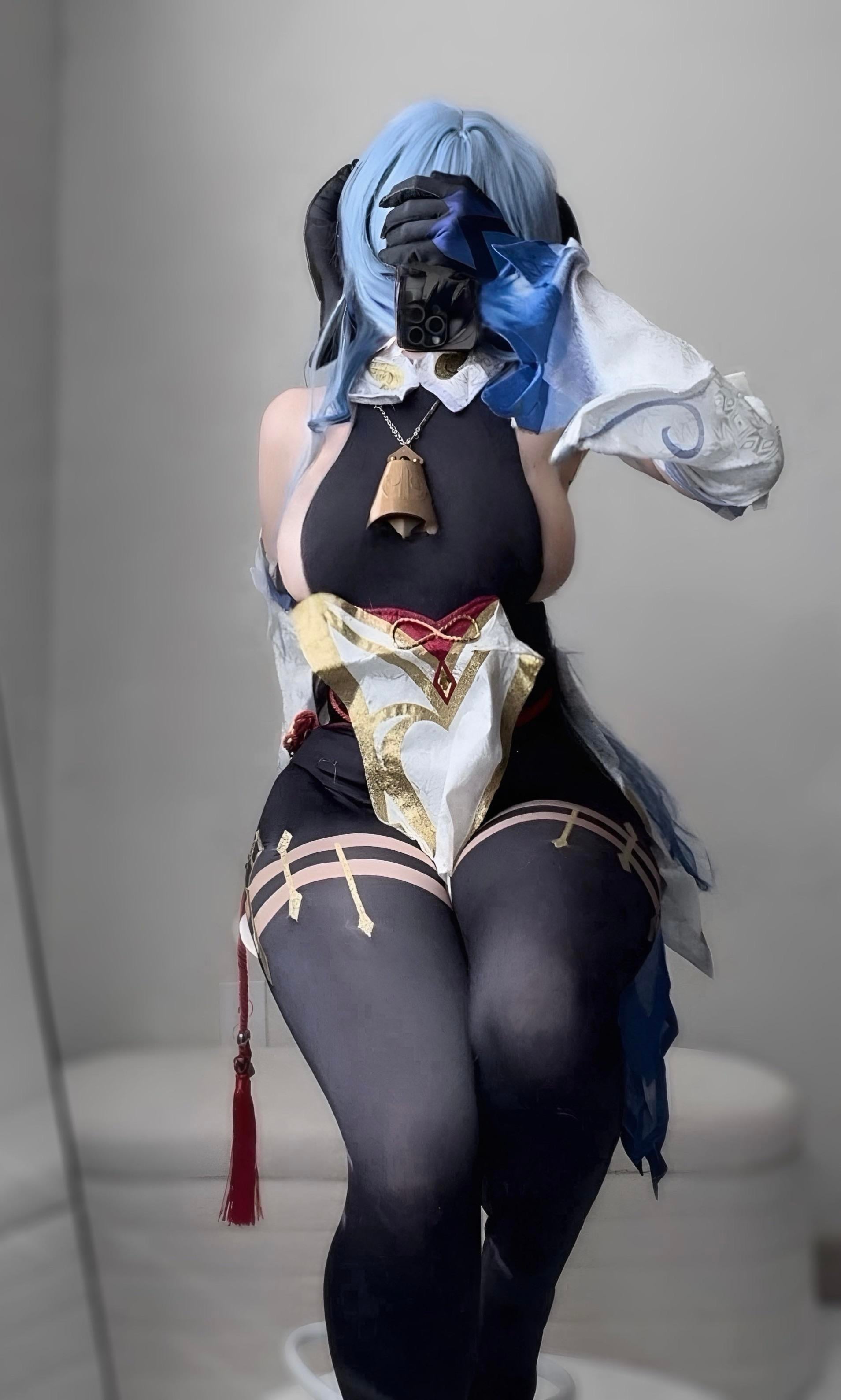 Ganyu Cosplay Girl Shows Off Impressive Figure
