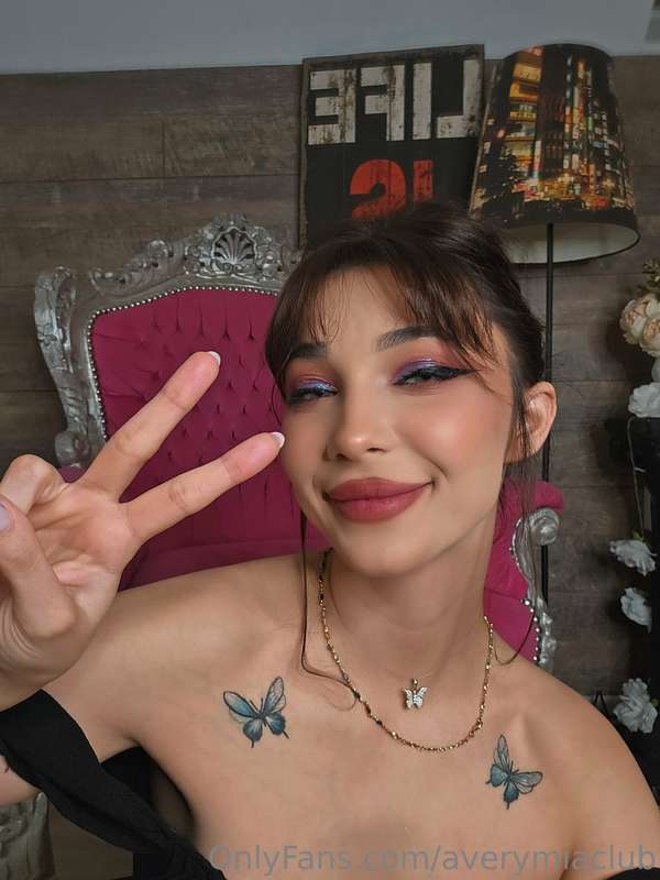 AveryMiaClub – Cosplay & Gamer Girl Lewd Content – DM for More!