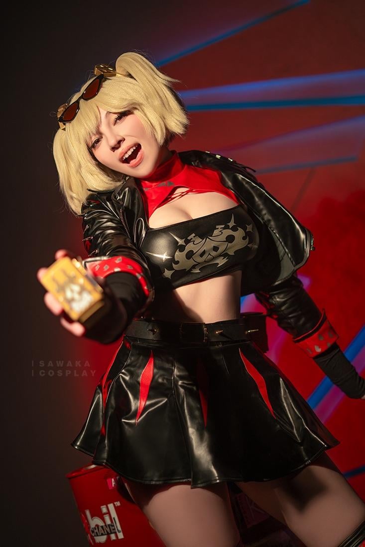 Sawaka’s Seductive Burnice Cosplay from Zenless Zone Zero