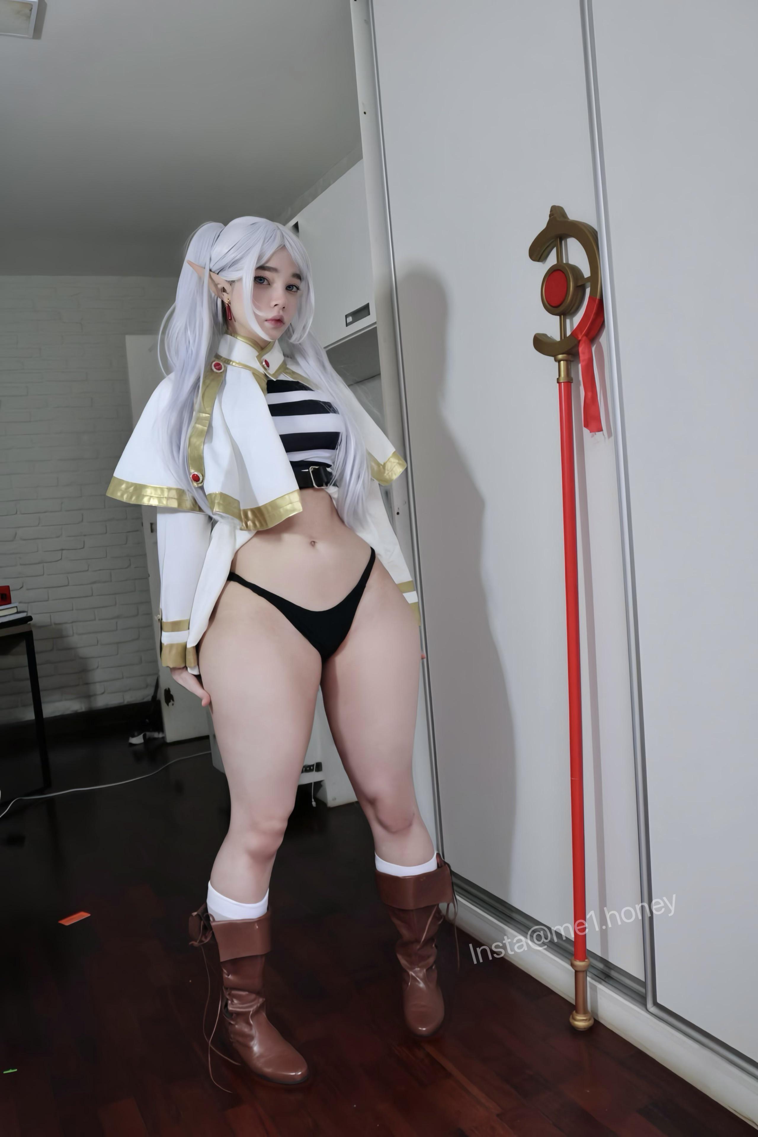Frieren’s Thighs in Costume
