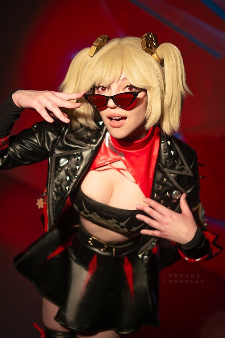 Sawaka’s Seductive Burnice Cosplay from Zenless Zone Zero