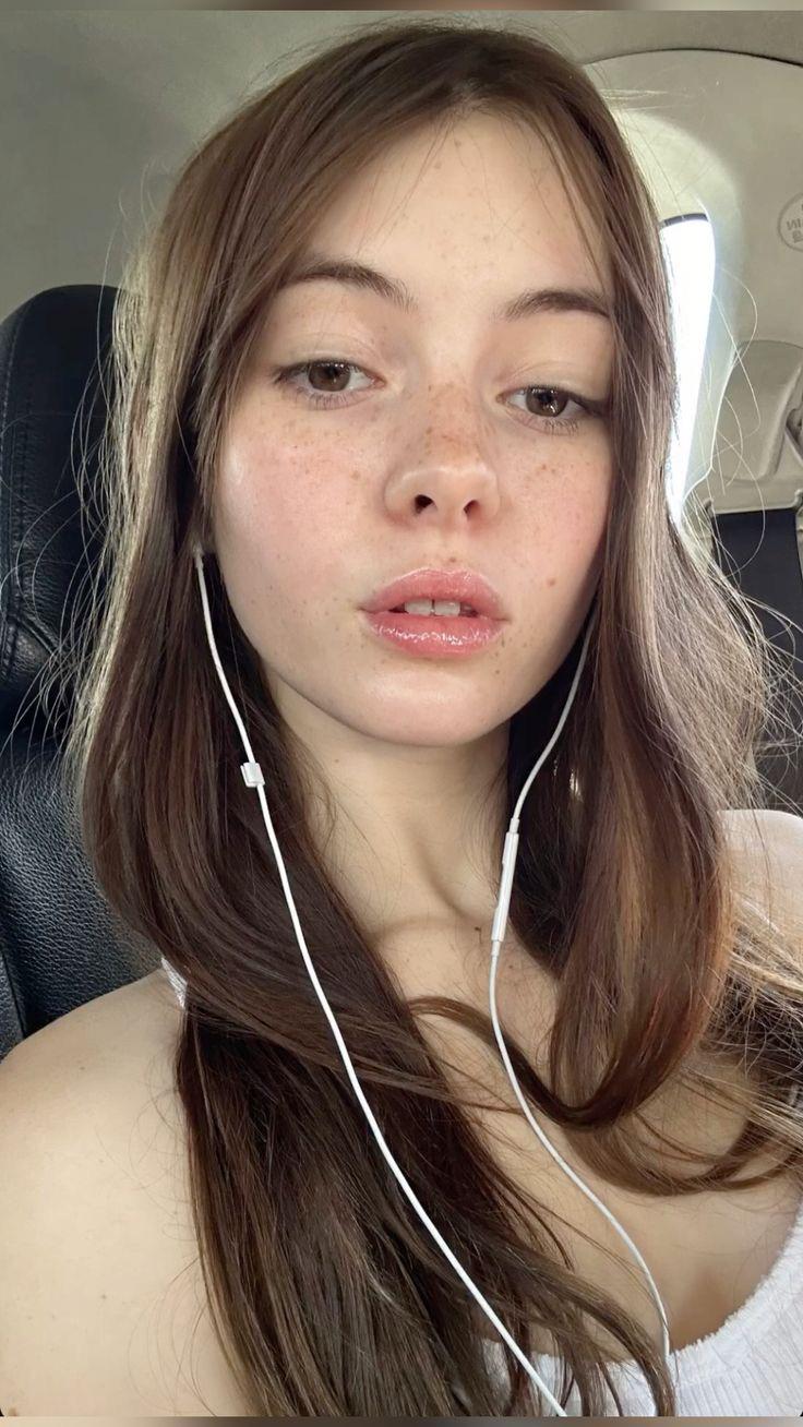 18yo Gamer Girl Pastel Cosplay Leak: NSFW eGirl Streamer 2026