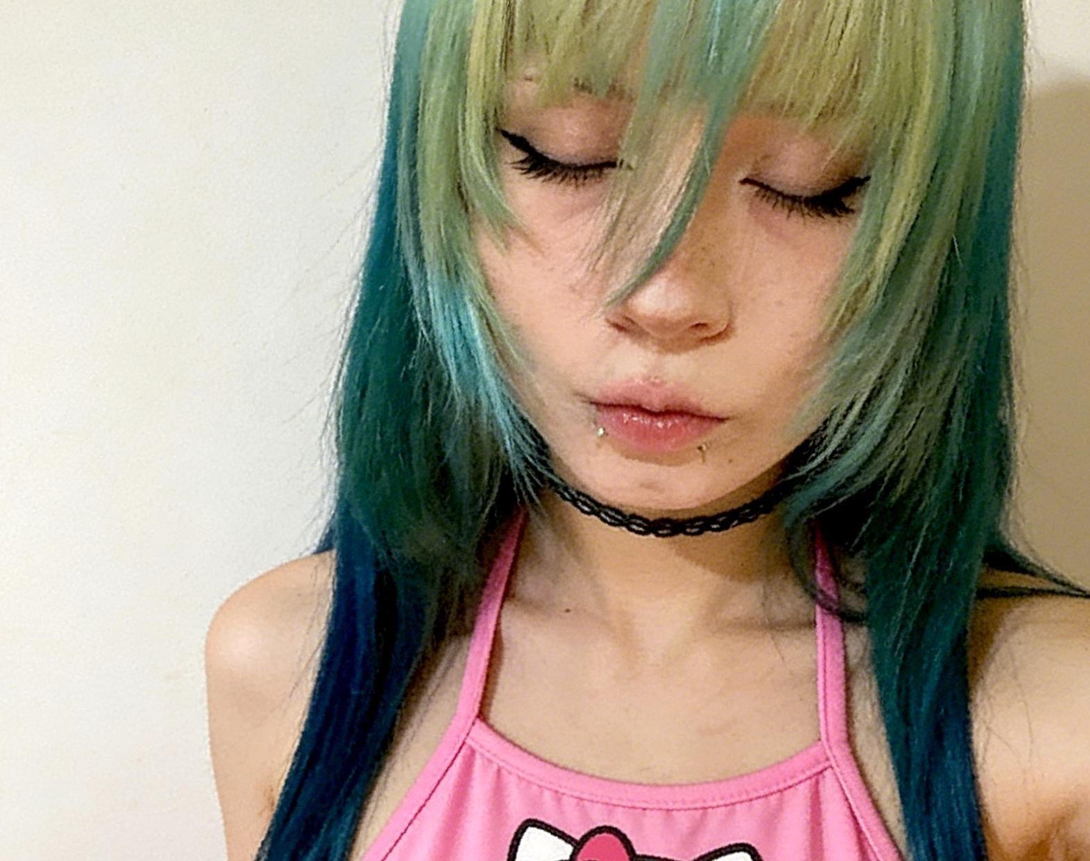 Dad havent been home for days, so yesterday I played games, gooned, p1ssed accidentally on my bed, got hungry ate some bread, then gooned more. I doubt if any one can fix me. I am already a lost cause