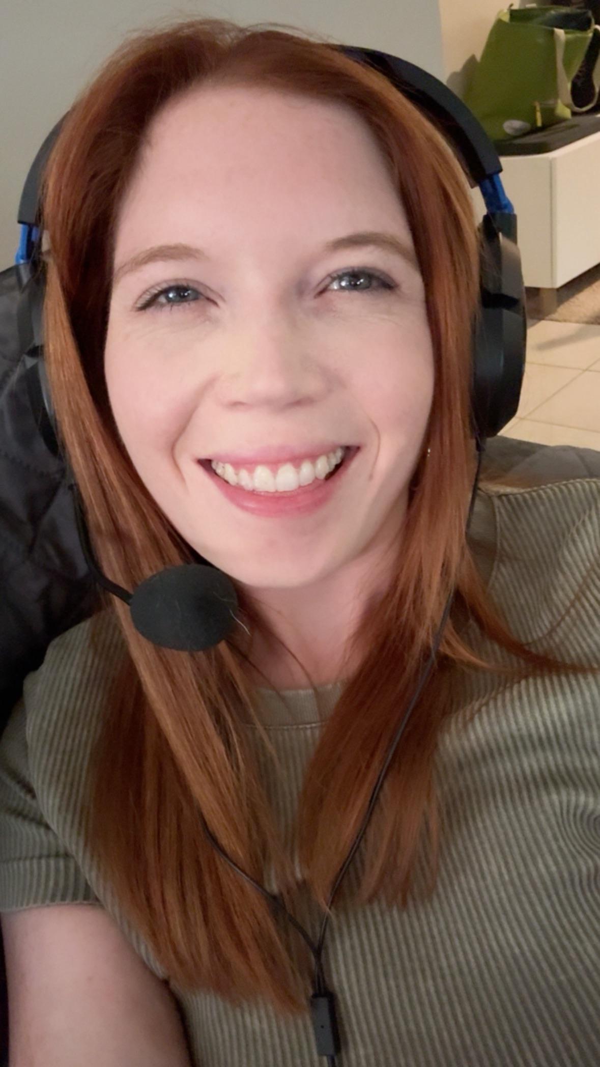 Helldivers or Arc Raiders? Sizzling Gamer Girl Showdown in Neon Lingerie