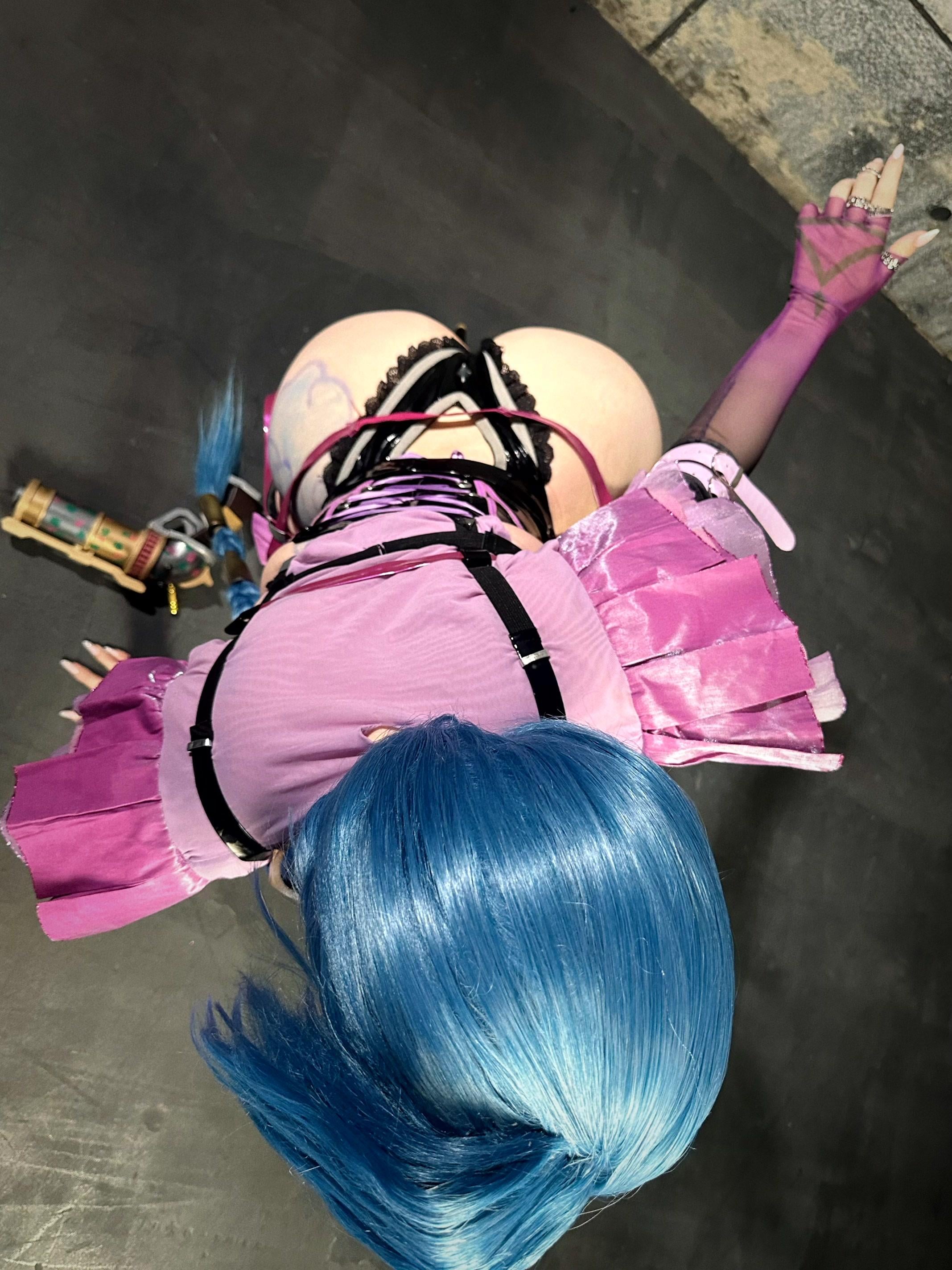 Jinx’s Naughty Cosplay Adventure