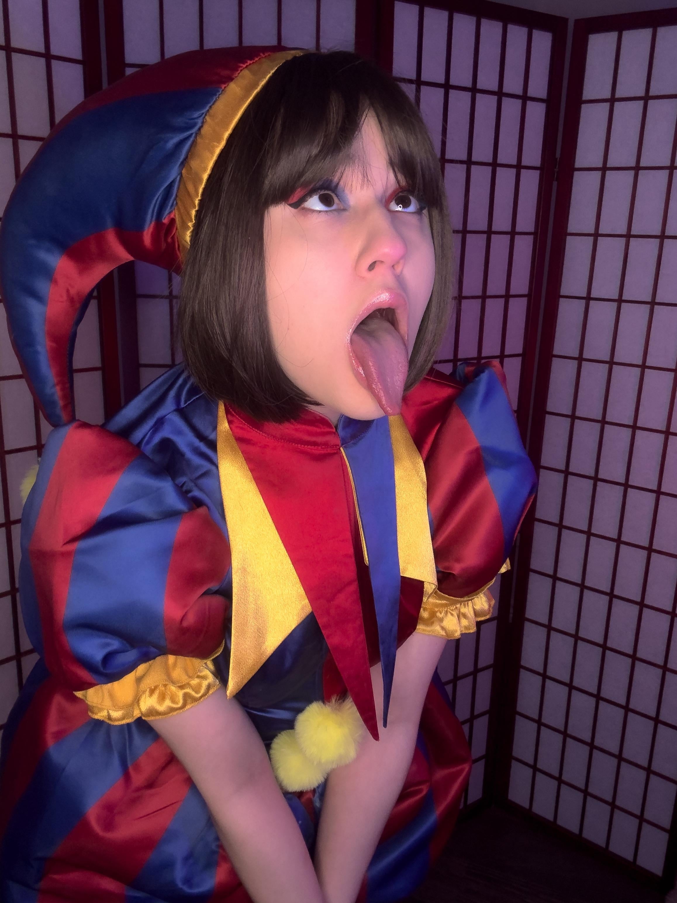 Nerdy Lovemaking: Eurydiceslewds’ Sultry Cosplay Take
