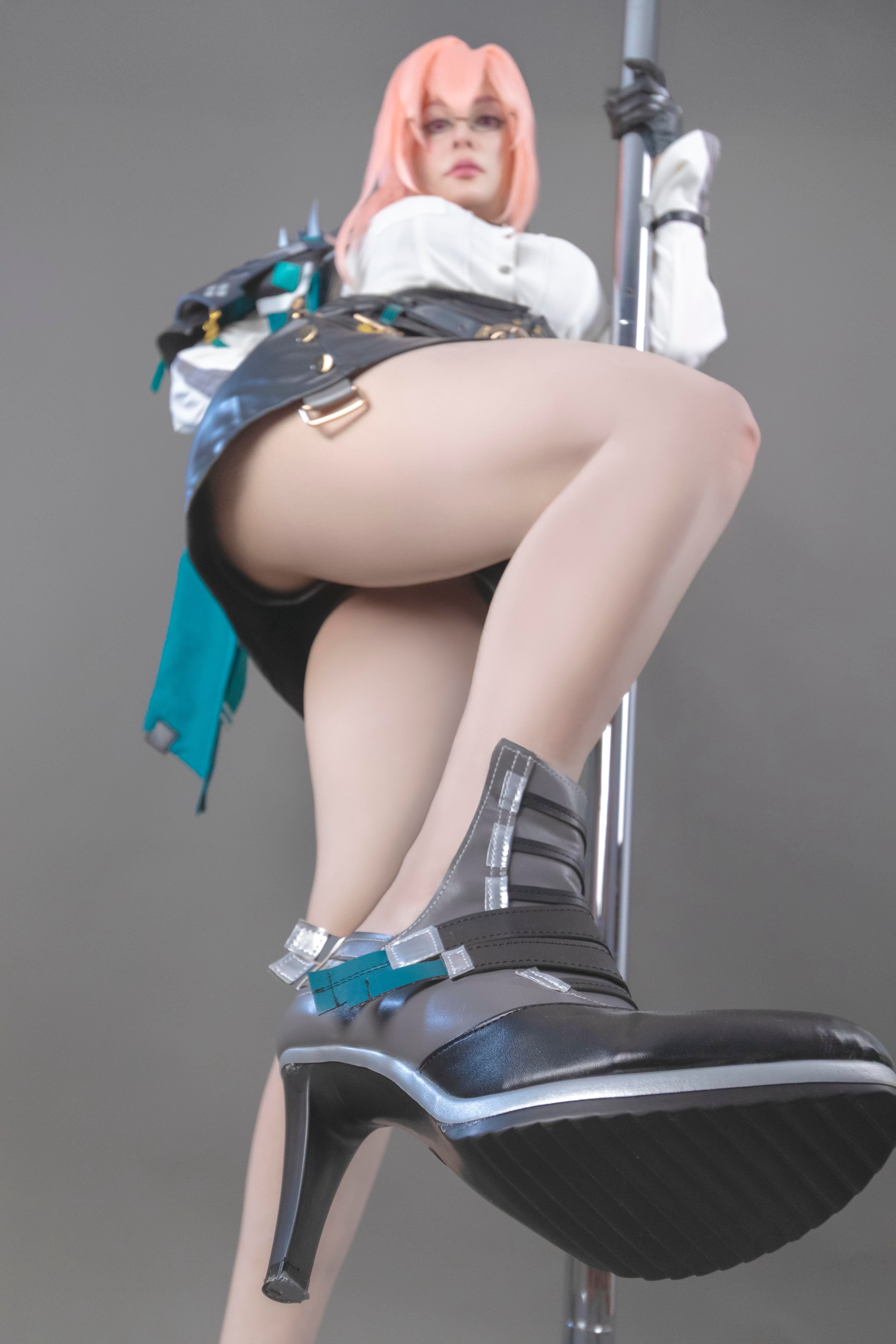 Lewd Cosplay Girl Yanagi from ZZZ
