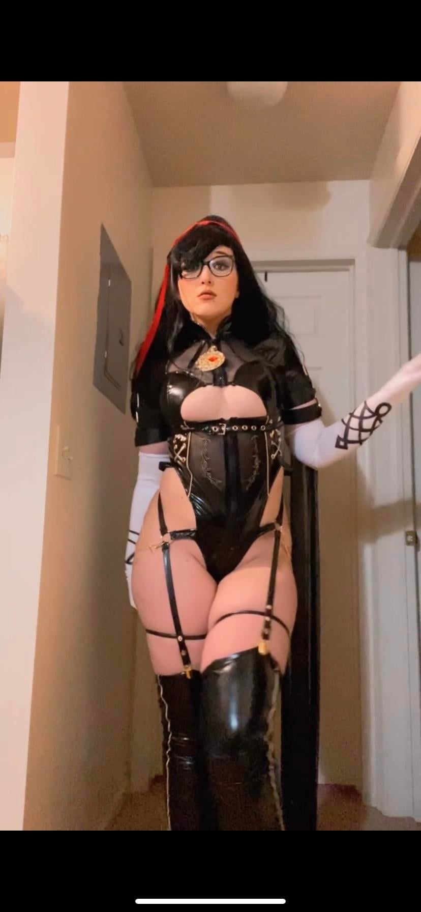 Bayonetta’s Witchy Ways: A Cosplay Dream