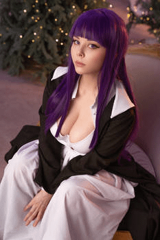 HellyValentine’s Seductive Fern Cosplay