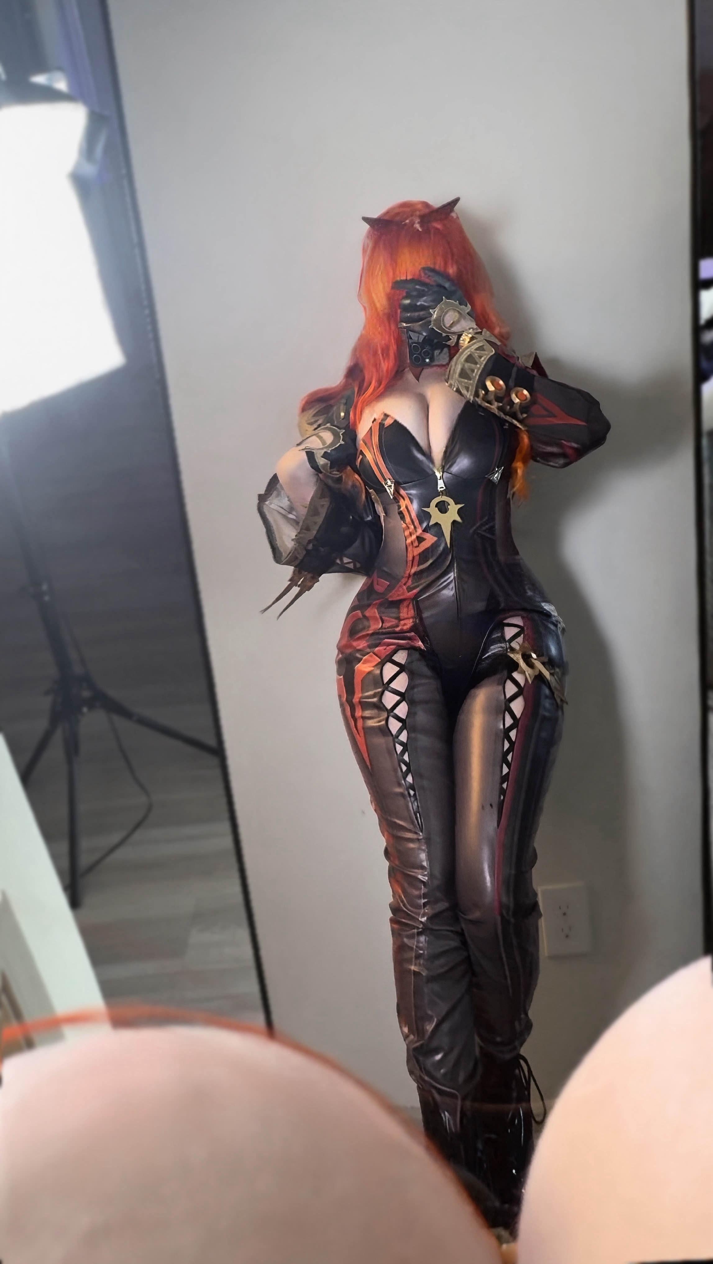 Mavuika’s Magical Genshin Impact Cosplay Adventure