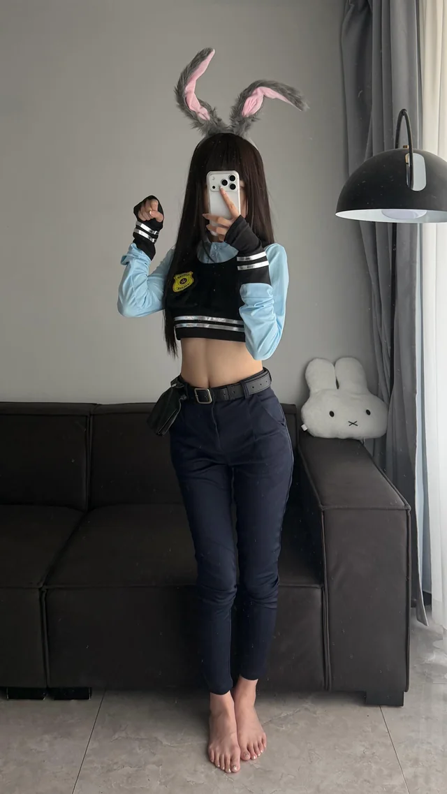 Lewd Nerd Girlfriend Claire’s Judy Hopps Zootopia Cosplay: Gamer Girl Nude Roleplay