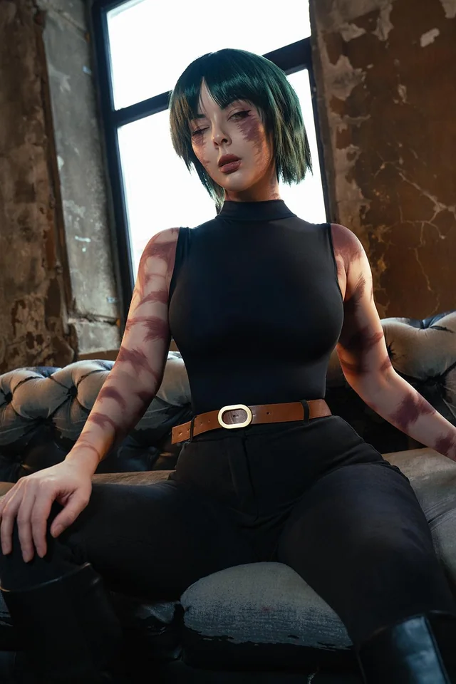 HellyValentine’s Maki Zenin Cosplay Amateur Turns Filthy with Cosplay Sex