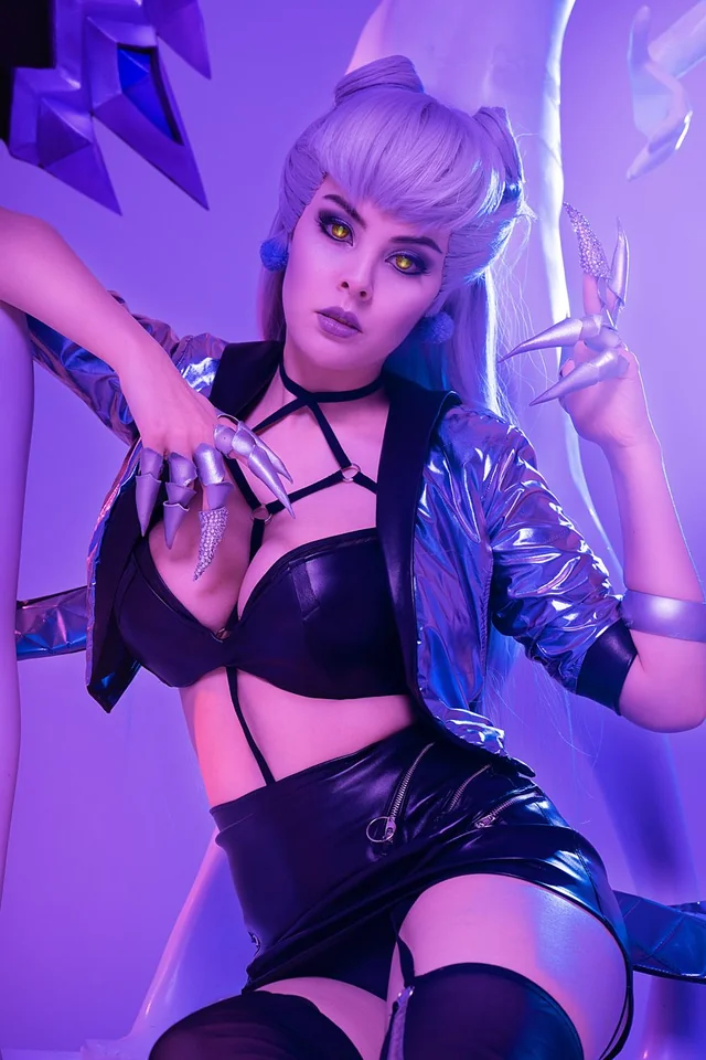 HellyValentine’s Evelynn Cosplay Gets Lewd in Geek Girl OnlyFans Anime Cosplay Sex