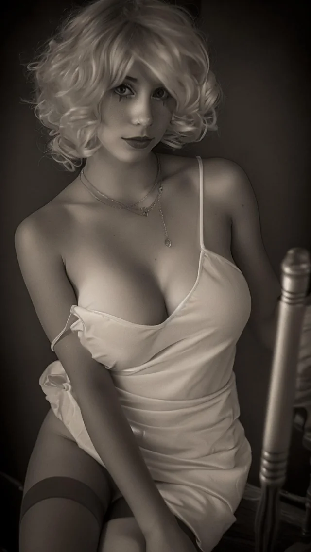 Shanny’s Marilyn Monroe Cosplay Gets Lewd in Geek Girl XXX Retro Gamer Porn