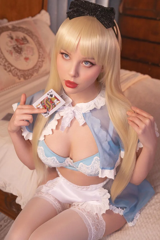 HellyValentine’s Lewd Alice Cosplay Nerdy Amateur Comic Con Porn