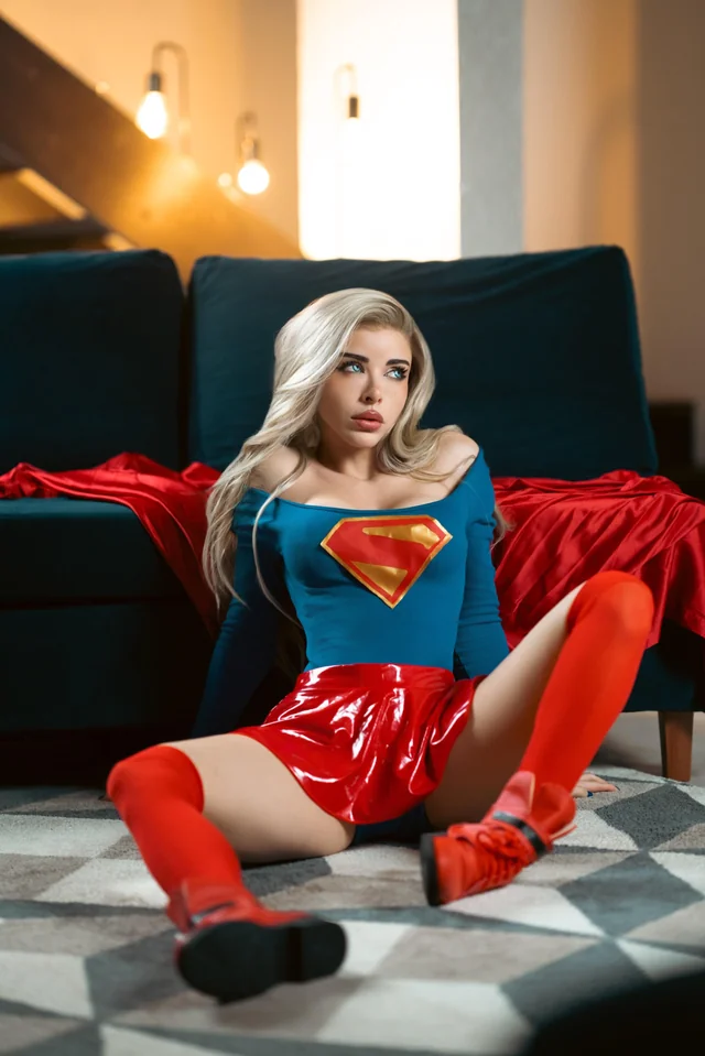 Supergirl AmandaWelp strips out of her cape for a filthy solo cosplay session