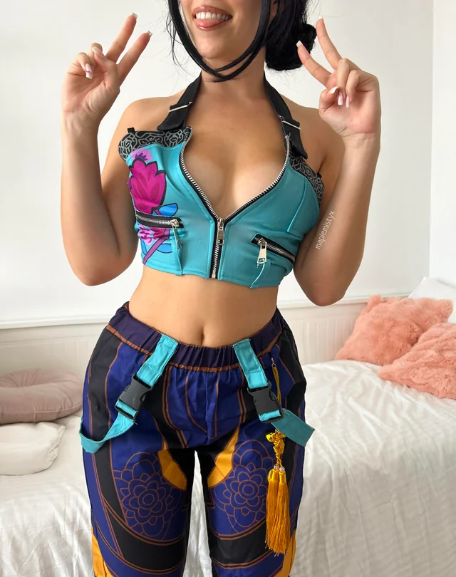 Maplemistyx Zoey K-Pop Demon Hunters Cosplay Gets Lewd and Wet