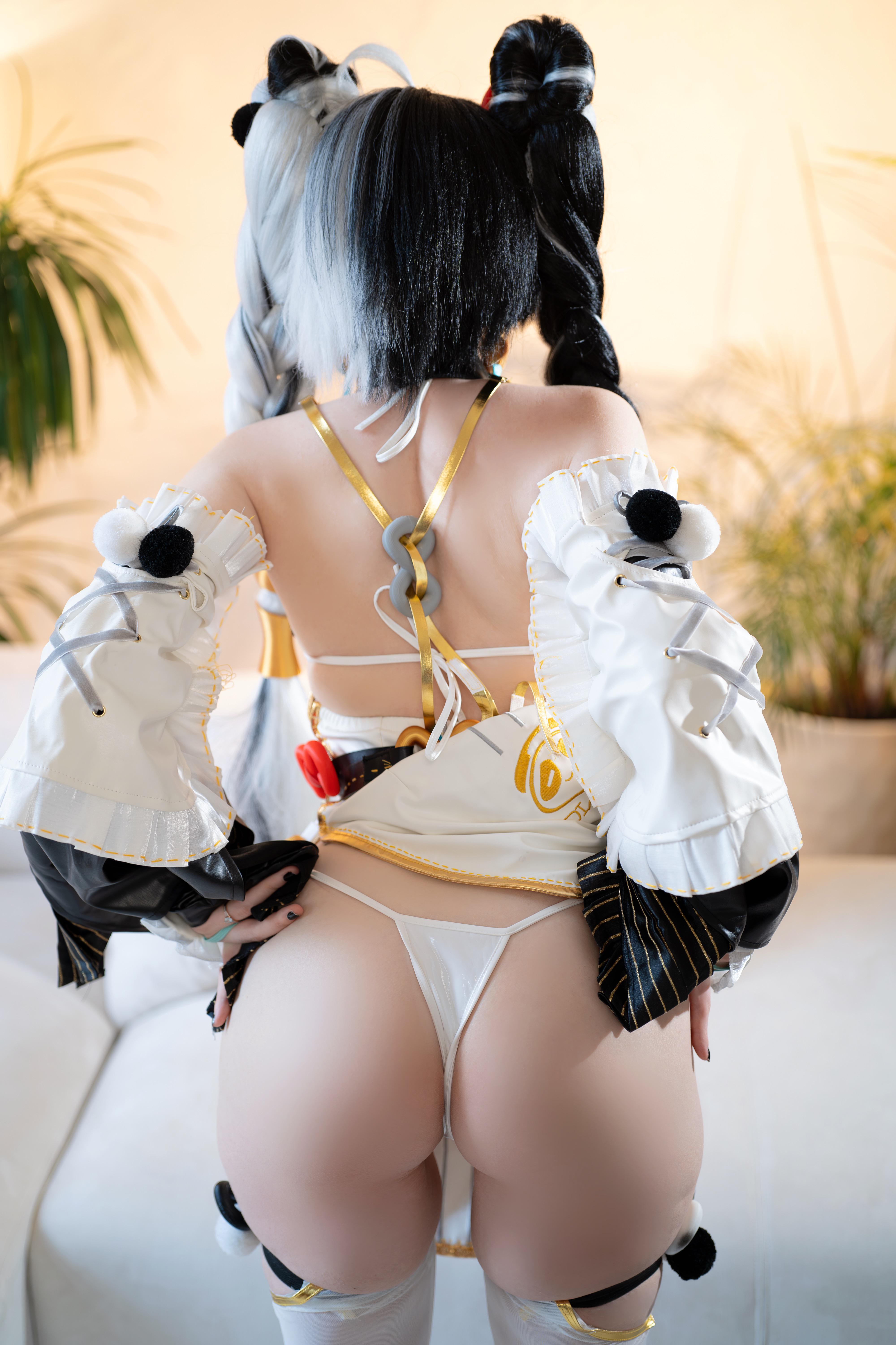 Dialyn Cosplay Slut Gets Nasty in Retro Gamer Porn Fantasy