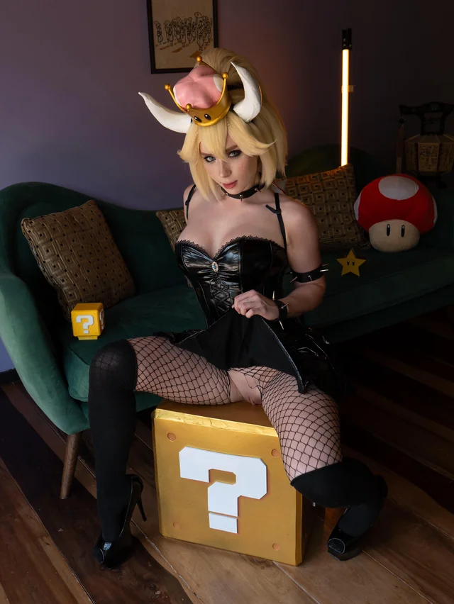 Sweetie Fox Bowsette Super Mario Cosplay Amateur Solo Scene