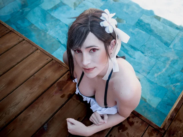 Tifa Lockhart bikini cosplay from FF7 by Milashiroki