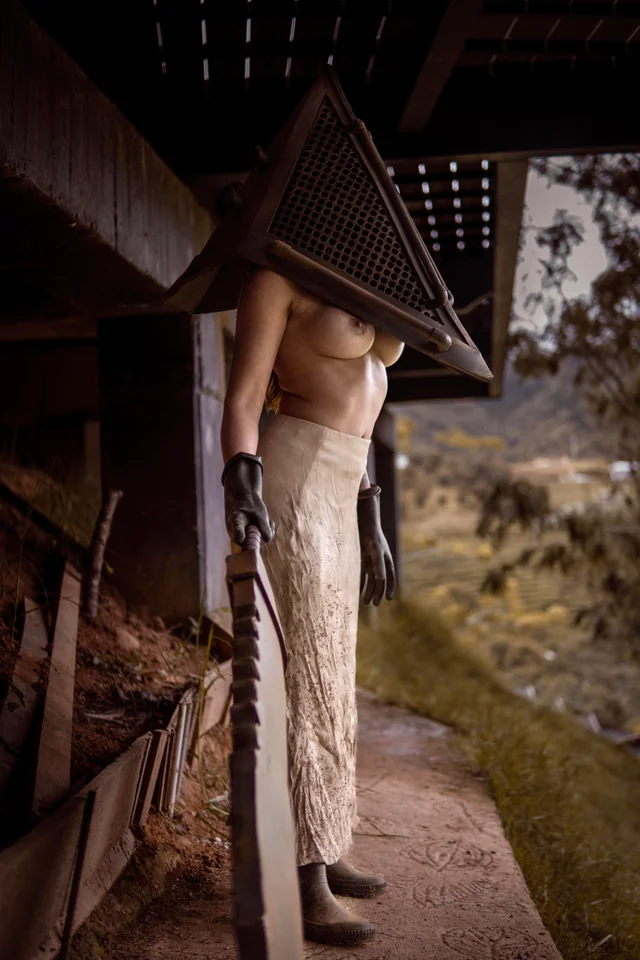 Pyramid Head MarPlayX Silent Hill cosplay turns gamer girl porn into raw fantasy fuck