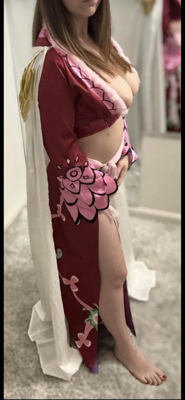 Faceless-brat’s Boa Hancock cosplay nude gets geeky and filthy