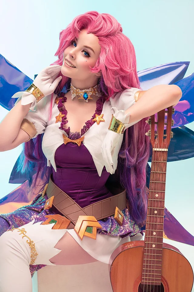 HellyValentine’s Seraphine cosplay turns League of Legends into filthy nerd porn