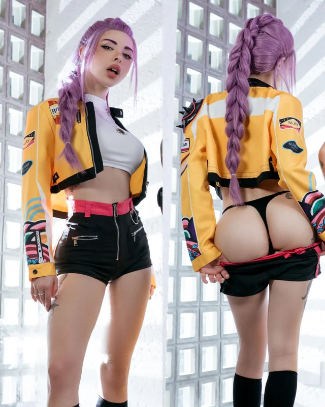 AmandaWelp’s Rumi cosplay sex scene gets filthy at the con